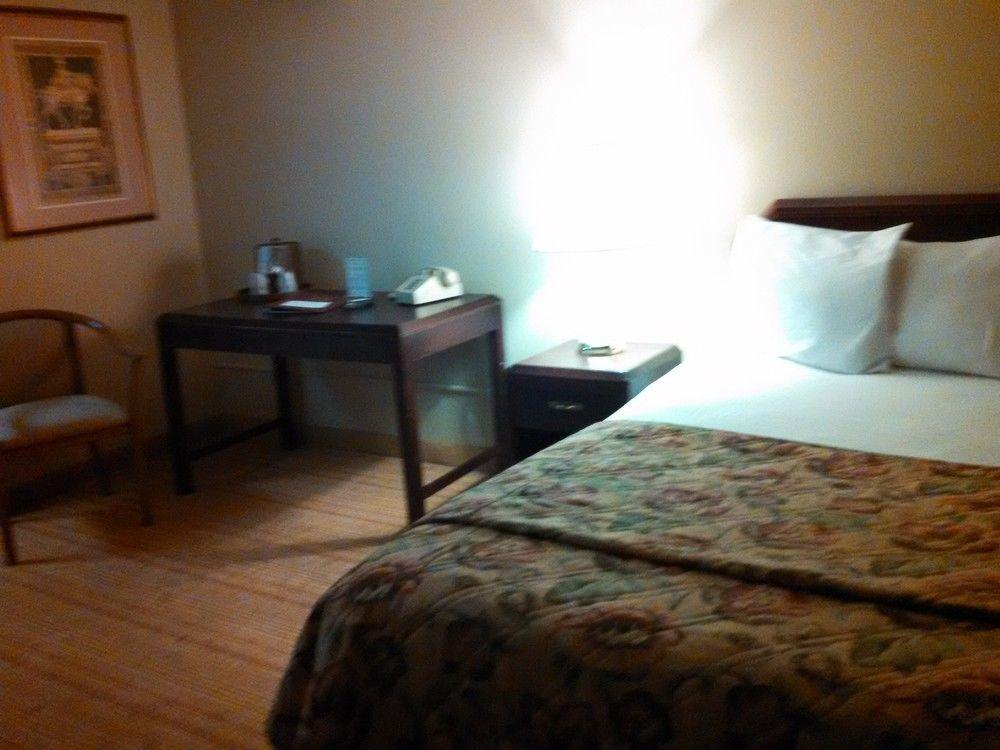 Cocoa Country Motel 2*